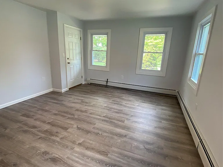 48A S Middletown Rd — Photo 5