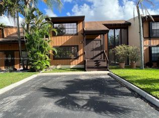 10180 Oleander Ct, Pembroke Pines, FL 33026