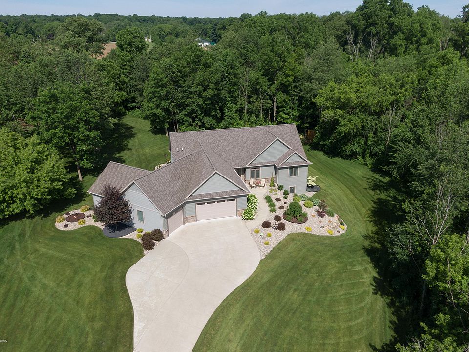 1st image of 70238 Fox Creek Blvd