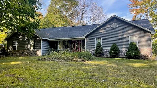 10303 Belding Rd NE photo 1
