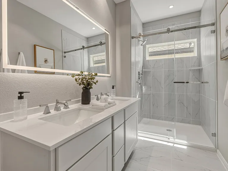 Guest Bathroom with Dual Vanity (Plan 4201)
