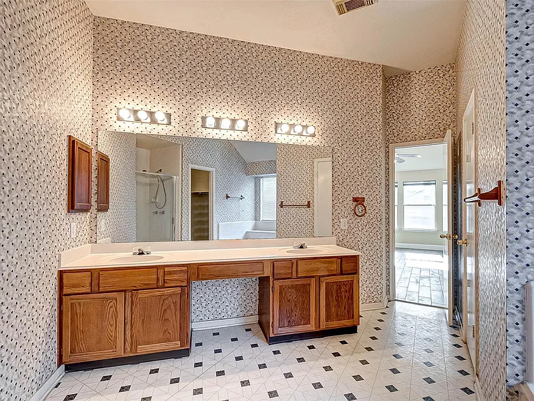 125 Barbetta Ct — Photo 38