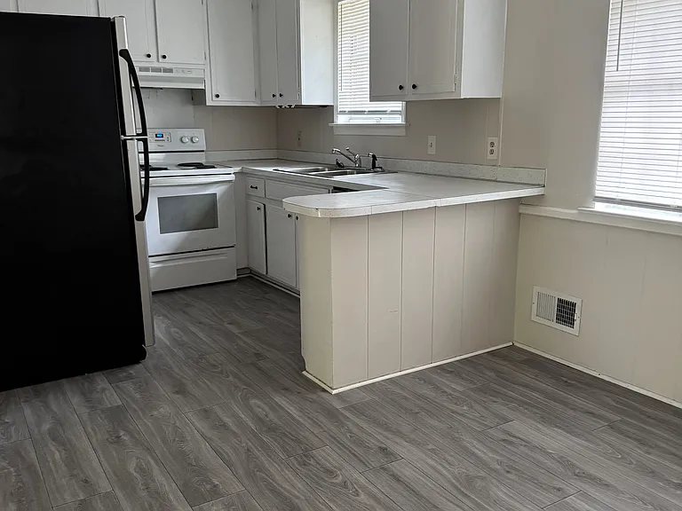 2900 Holt Dr — Photo 11