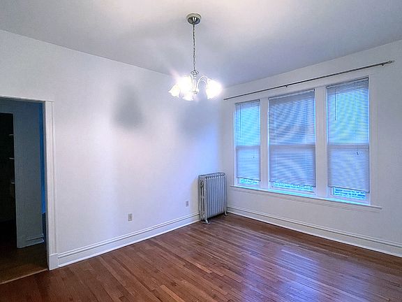4th image of 902 N Oakley Blvd #2