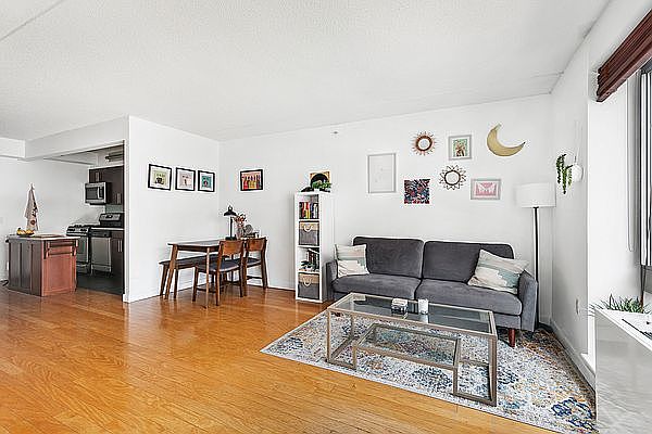 1st image of 555 W 23rd St APT N4g