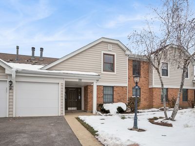 28 Regent Cir Unit B2, Schaumburg, IL, 60193