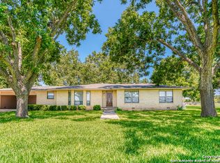 15547 Macdona Lacoste Rd, La Coste, TX 78039