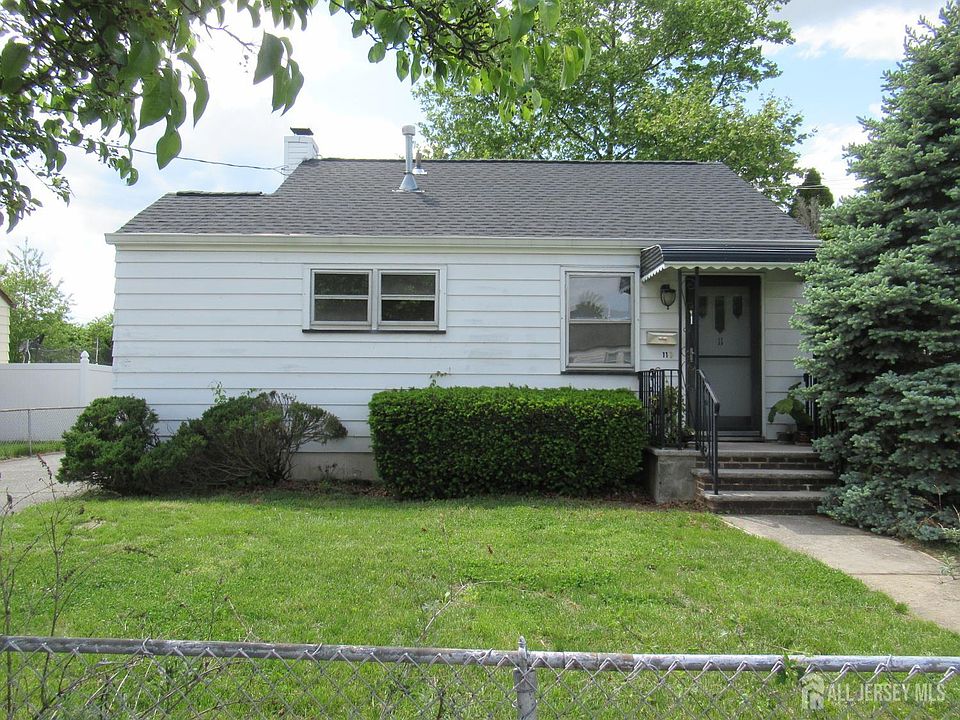 1st image of 11 Eisenhower Dr