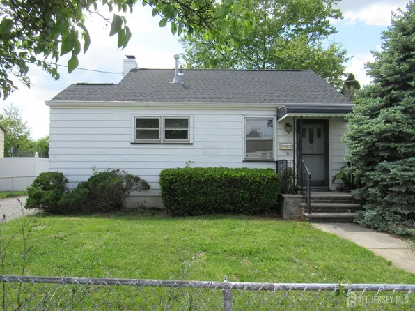 11 Eisenhower Dr, Sayreville, NJ 08872