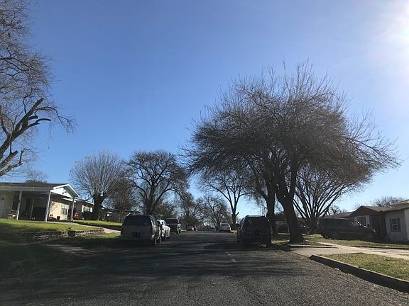5th image of 443 Laurelwood Dr