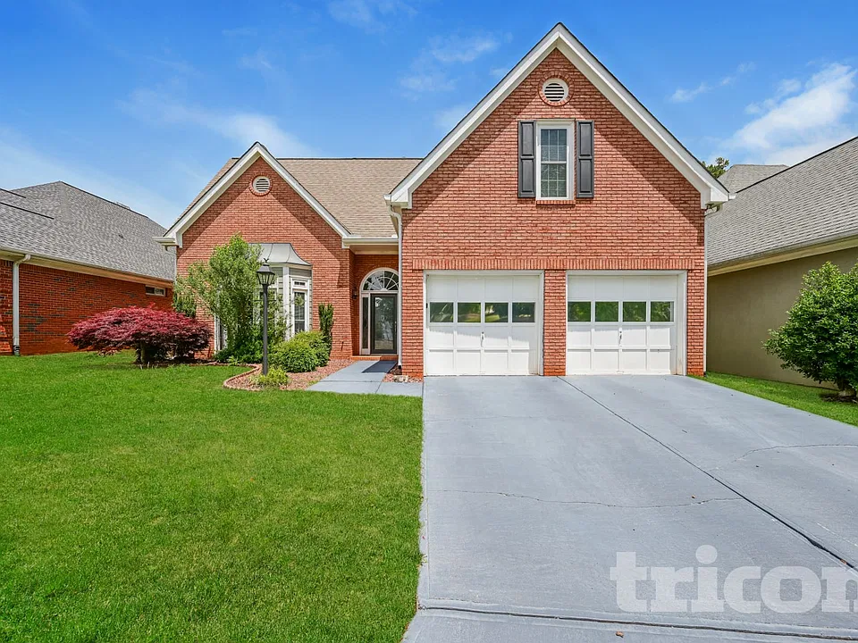 2129 Green Way Cir SE