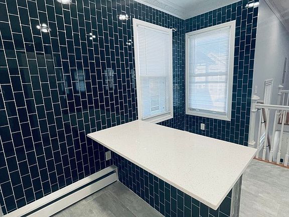 3rd image of 264 Lombard St #2