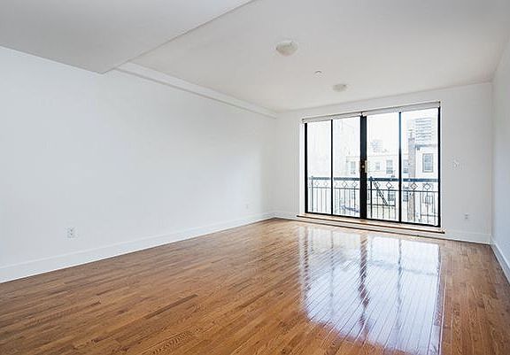 2nd image of 80 Meserole St APT 2E