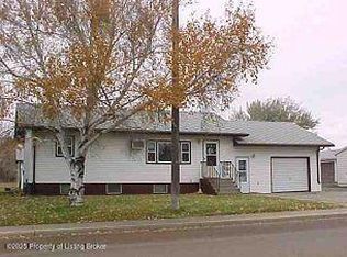 227 10th Ave E, Dickinson, ND 58601