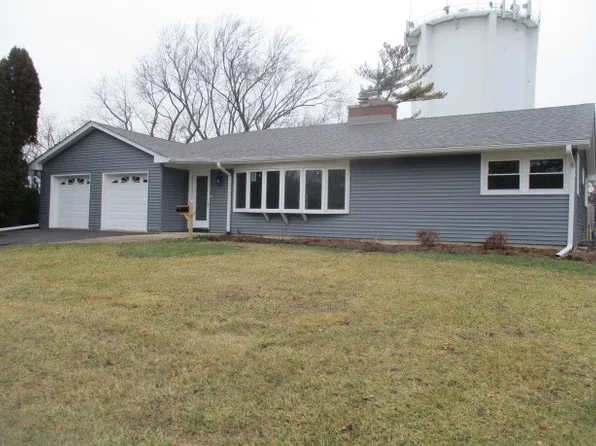 108 Wisconsin Ave, Barrington, IL 60010