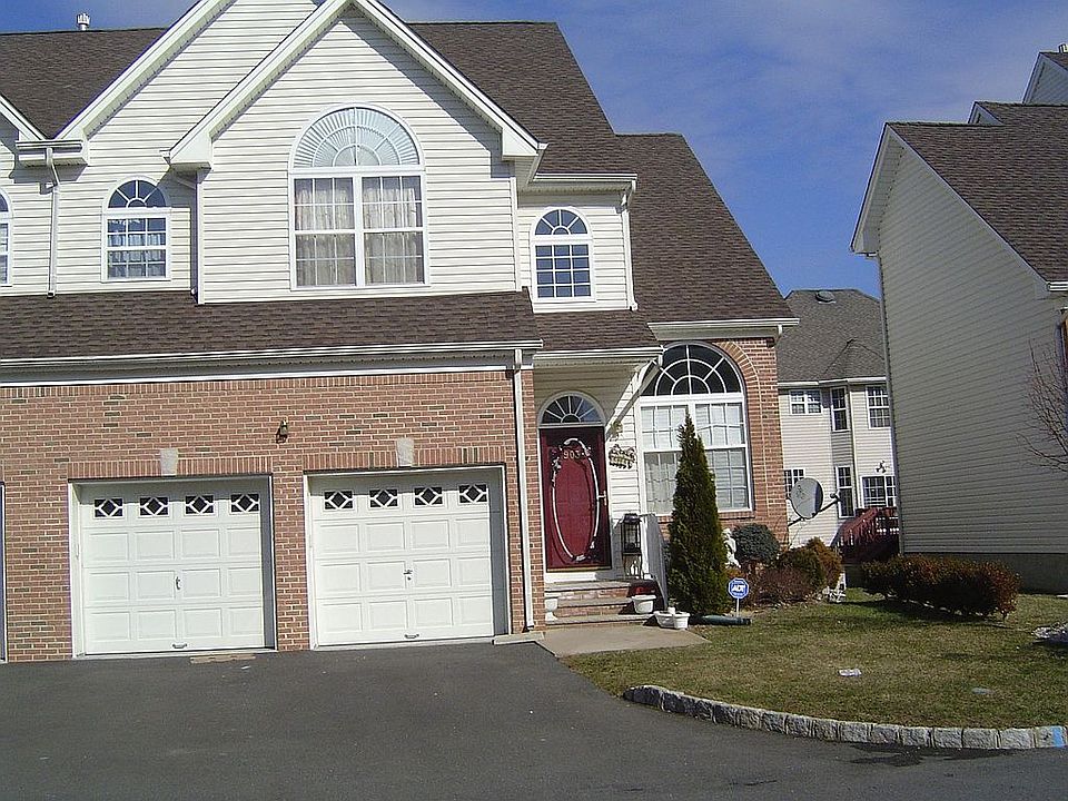 HouseFront2