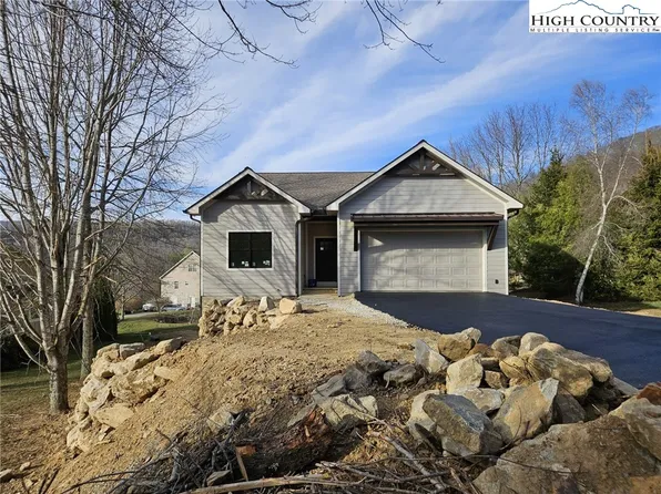 143 Red Delicious Lane, Banner Elk, NC 28604
