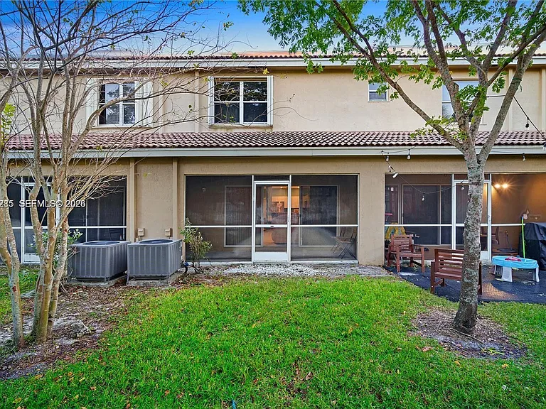 12111 SW 5th Ct — Photo 17