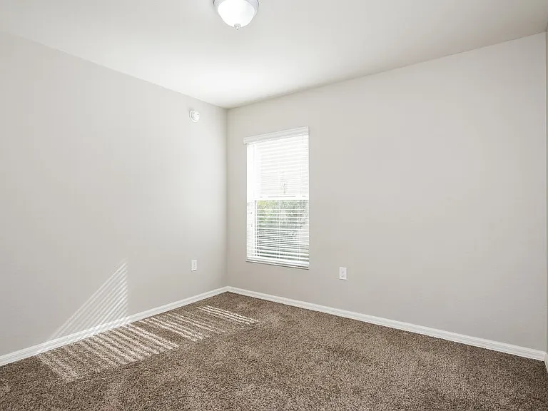 4736 Summerfield Cir — Photo 14