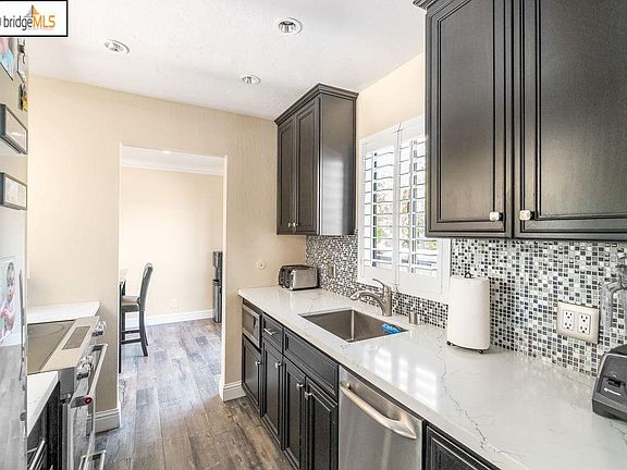 3rd image of 430 N Civic Dr APT 509
