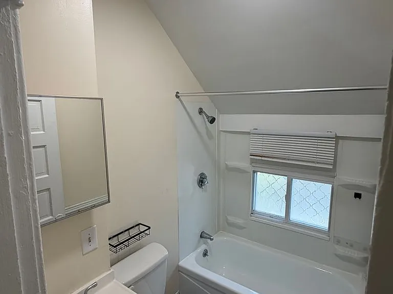 12 Varney St #2-R — Photo 8