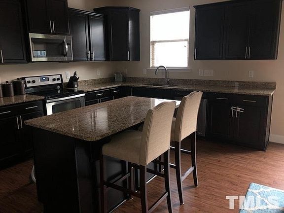 4th image of 518 Eagles Way