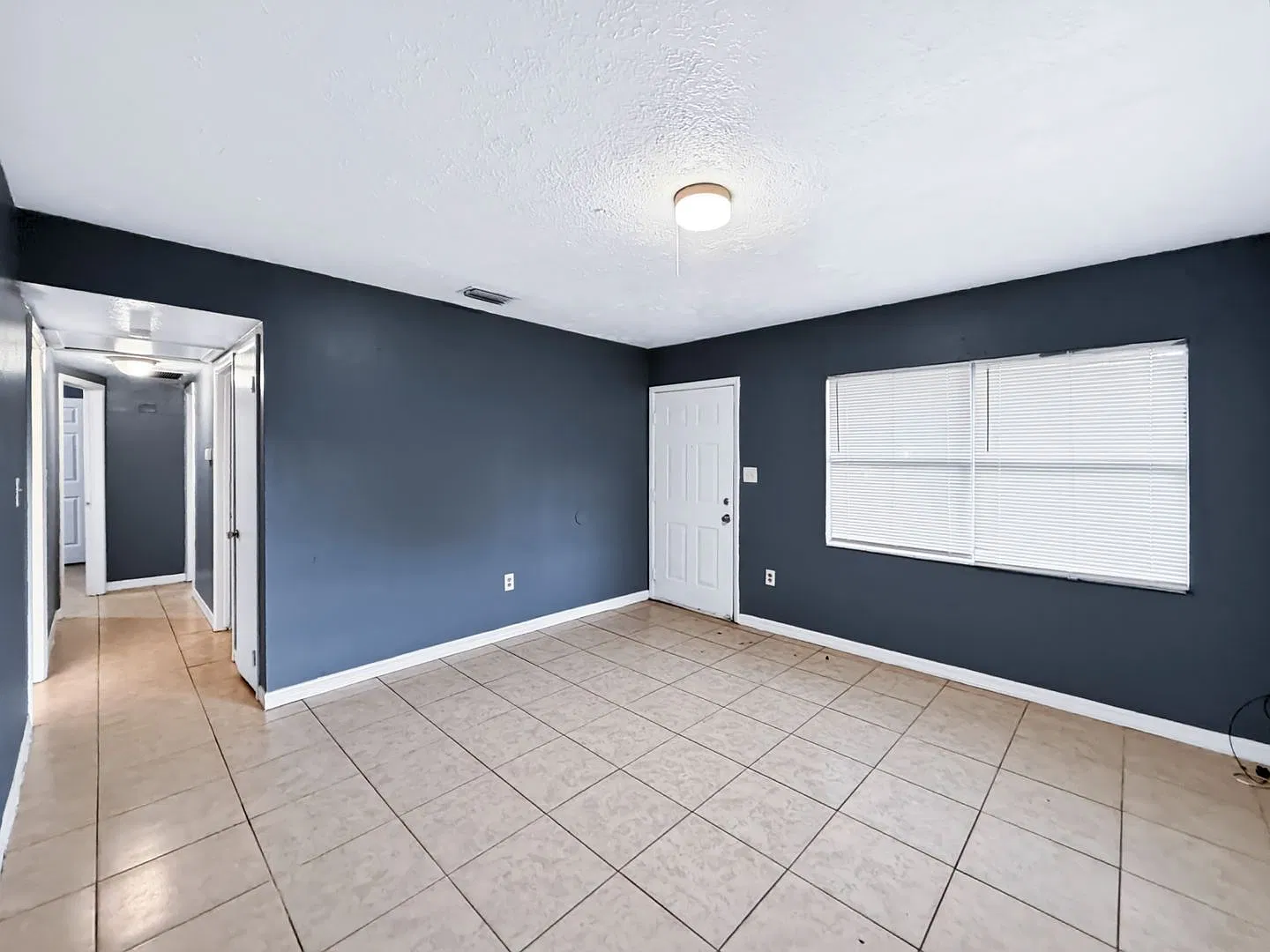 Freshly Updated 4-Bedroom Home for Rent in Tampa, FL — Photo 2