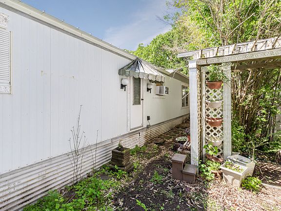 3rd image of 620 Montauk Hwy #49