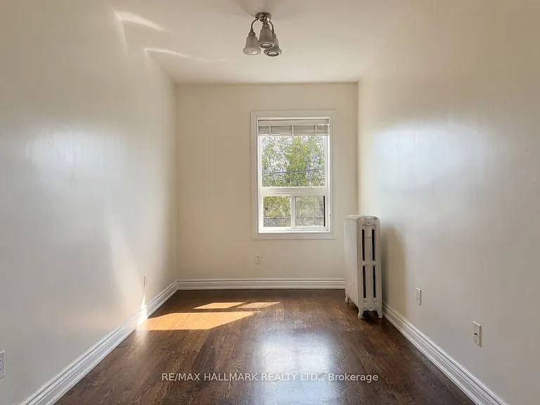 2038 Danforth Ave #2 — Photo 2