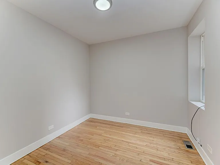 7944 S Ellis Ave #1 — Photo 7
