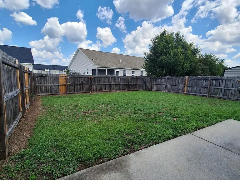 1205 Price Dr #B — Photo 17