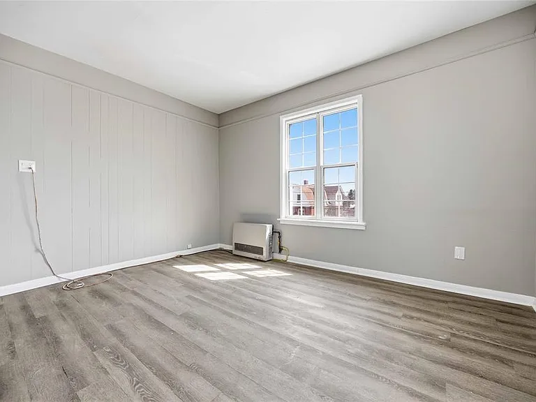 131 Margaret Ave #5 — Photo 7