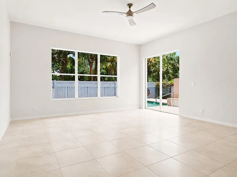 207 Isle Verde Way — Photo 28