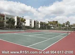 8140 SW 22nd St, North Lauderdale, FL 33068