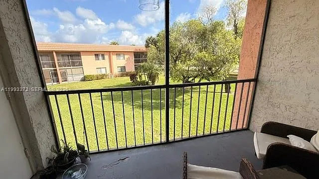 231 Lakeview Dr #204 — Photo 3