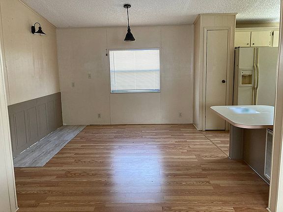 4th image of 2410 Sandlewood Ln
