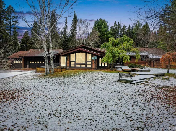 W1974 Beaver Pete Rd, Vulcan, MI 49892