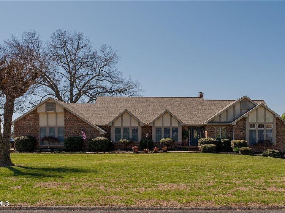 1st image of 185 Appian Way