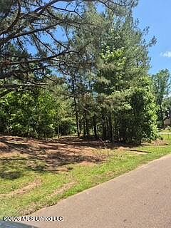 5th image of Lake View Dr