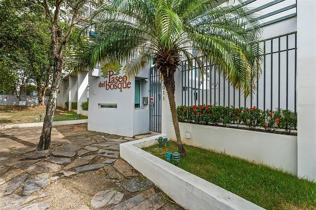 3 bed, 2.0 bath, 1141 sqft, $1,950 — Photo 1