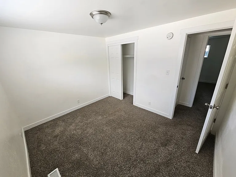 580 S 470 E #1 — Photo 22