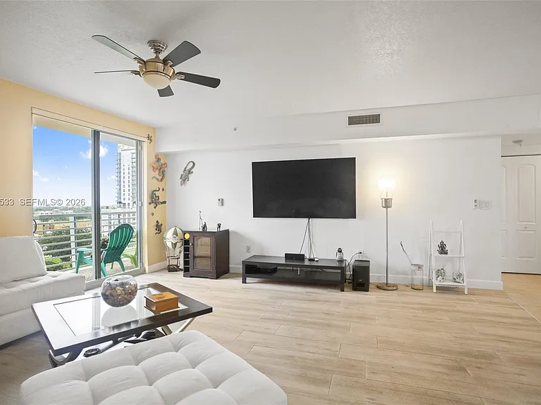 1830 Radius Dr #1024 — Photo 2