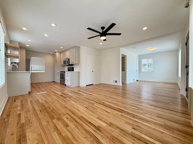 7620 S Jefferson St — Photo 6