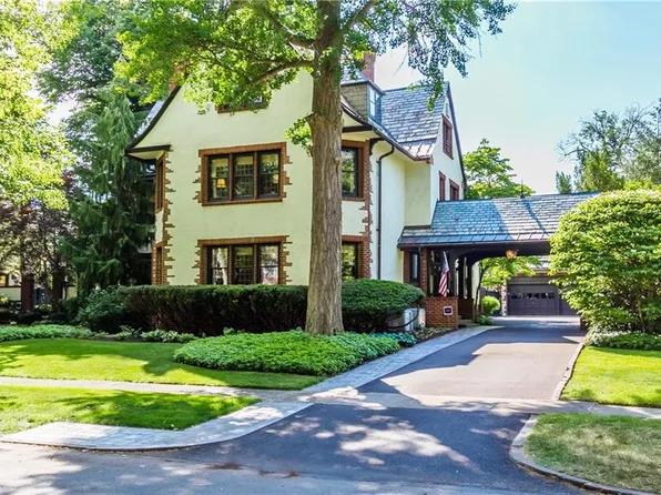 49 Douglas Rd, Rochester, NY 14610