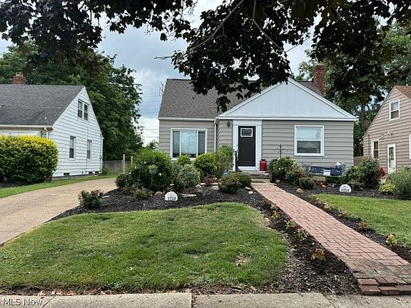 3rd image of 2725 Walbrook Ave