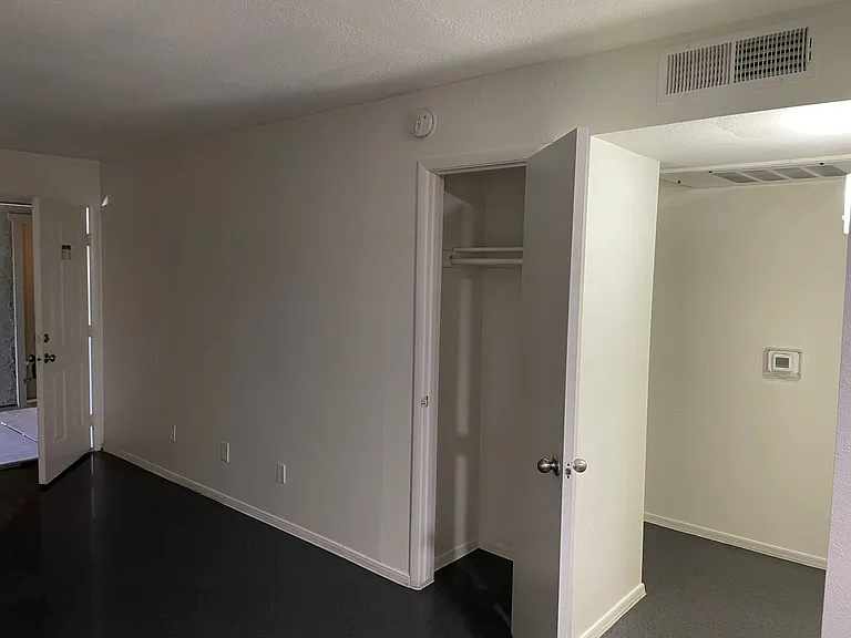 2234 W Hazelwood St — Photo 32