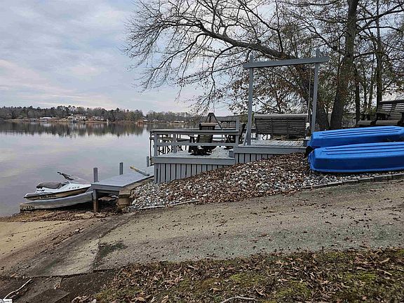 5th image of 786 Isle Of Pines Cir