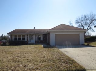 190 Royce Dr, Bloomingdale, IL 60108