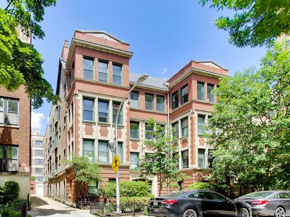 434 W Aldine Ave APT 3A, Chicago, IL 60657