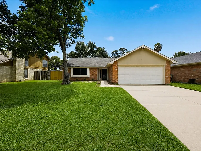 16310 Emberwood Dr — Photo 30